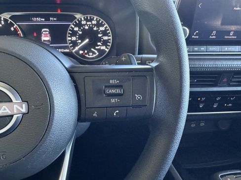 Used 2024 Nissan Rogue S image 17