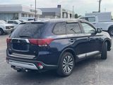 Used 2020 Mitsubishi Outlander SE image 3