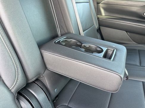 Used 2023 GMC Yukon SLT image 43