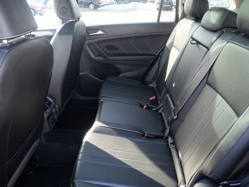 Used 2022 Volkswagen Tiguan SE image 21