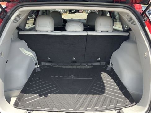 Used 2019 Jeep Compass Latitude w/ Popular Equipment Group FWD image 17