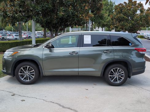 Used 2017 Toyota Highlander XLE w/ Carpet Mat Package AWD/4WD image 7