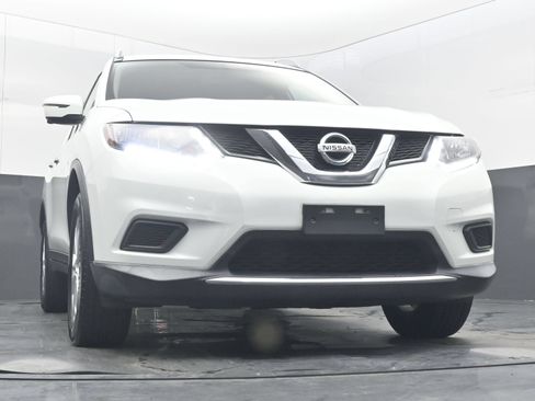 Used 2016 Nissan Rogue SV w/ SV Premium Package AWD/4WD image 24