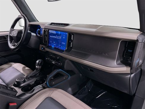 Used 2024 Ford Bronco Wildtrak image 29