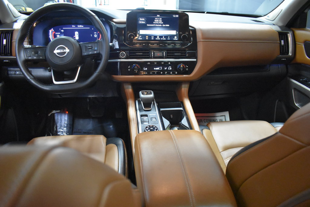 Certified 2024 Nissan Pathfinder Platinum AWD/4WD image 13