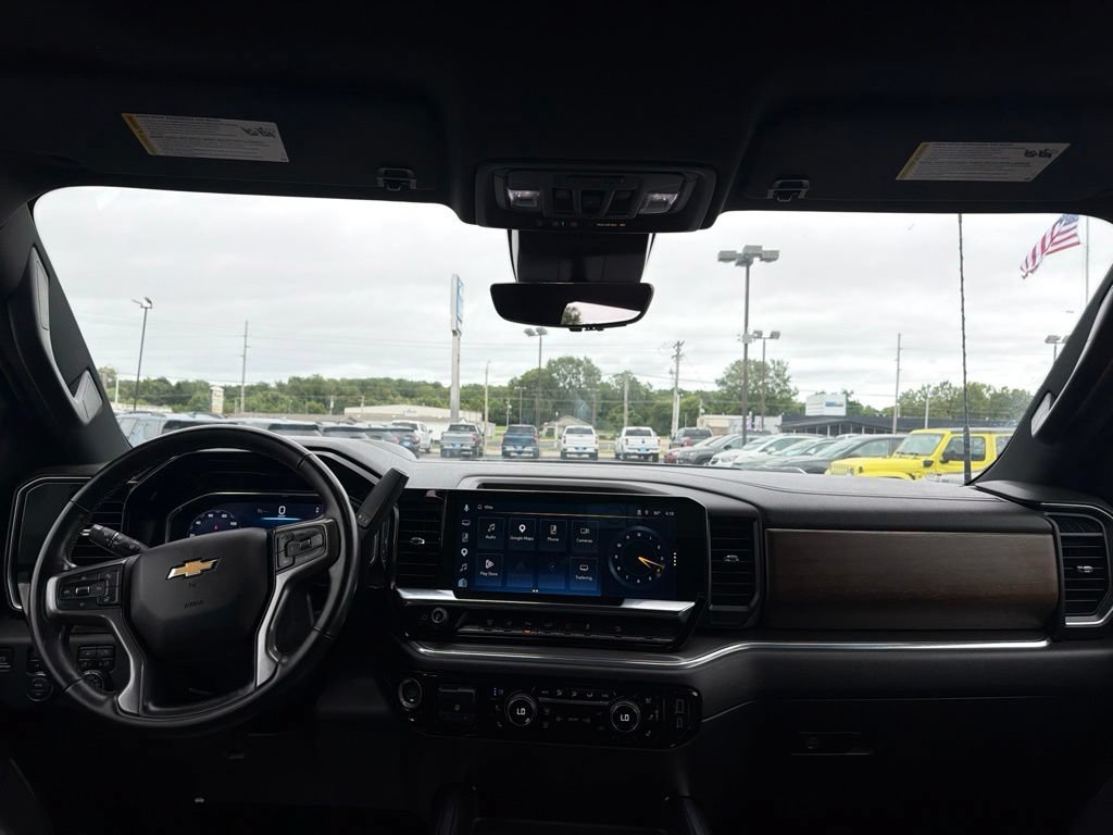 Used 2024 Chevrolet Silverado 3500 High Country w/ High Country Premium Package AWD/4WD image 16