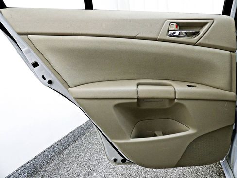 Used 2013 Suzuki Kizashi S FWD image 13