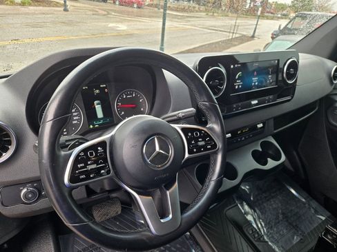 Used 2020 Mercedes-Benz Sprinter 2500 image 21