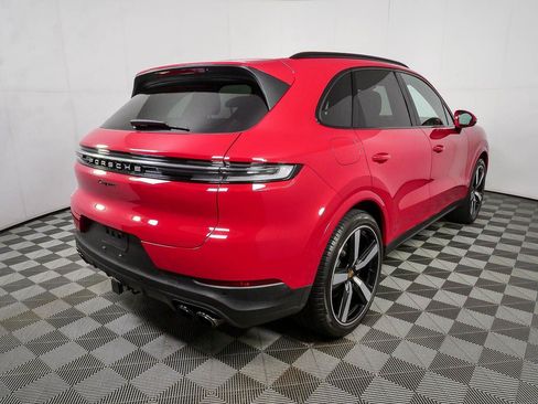 Certified 2024 Porsche Cayenne AWD/4WD image 31