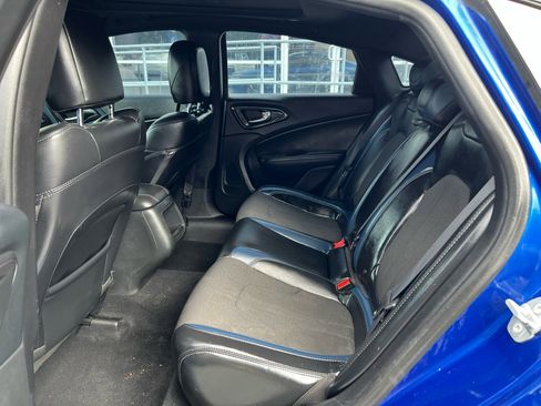 Used 2015 Chrysler 200 S image 12