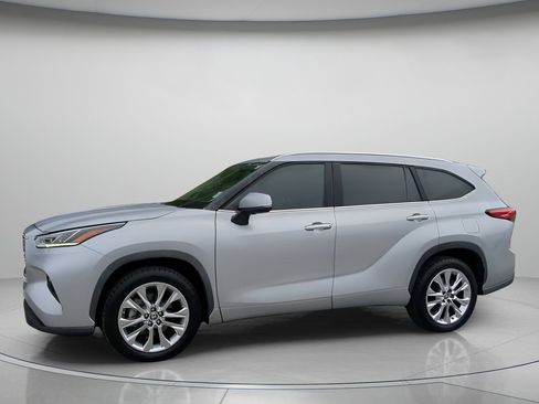 Used 2022 Toyota Highlander Limited image 13