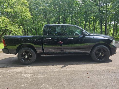 Used 2014 RAM 1500 Express w/ Black Ram 1500 Express Group AWD/4WD image 4