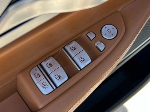 Used 2018 BMW 740i image 13