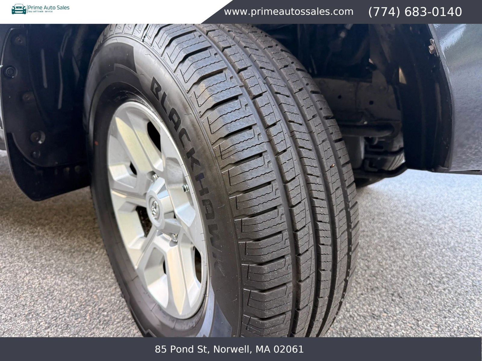 Used 2015 Toyota 4Runner SR5 AWD/4WD image 30