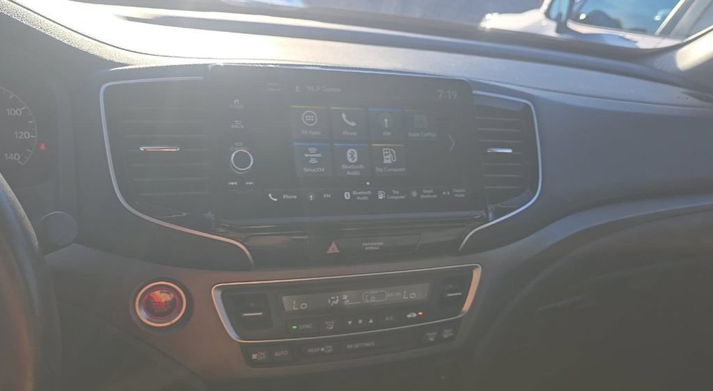 Used 2025 Honda Ridgeline RTL image 8