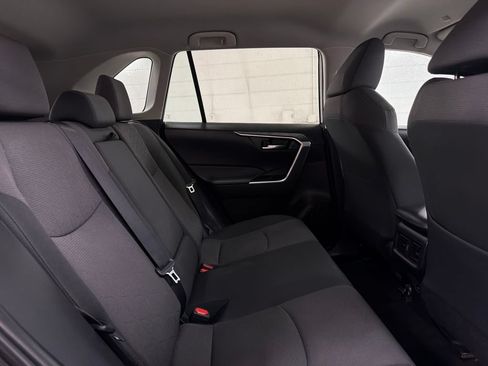 Used 2024 Toyota RAV4 XLE FWD image 29