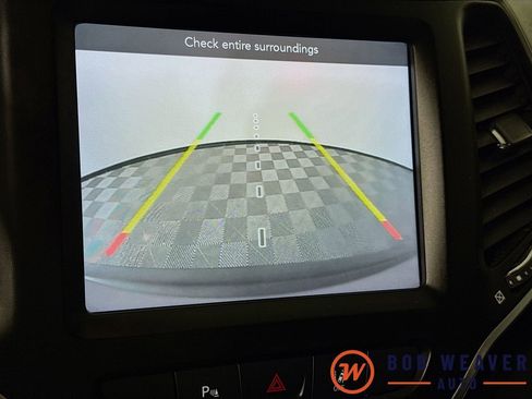 Used 2021 Jeep Cherokee Latitude Lux w/ Comfort/Convenience Group image 14