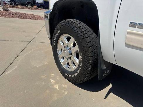 Used 2014 Chevrolet Silverado 2500 LTZ w/ LTZ Plus Package AWD/4WD image 7