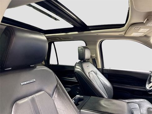 Used 2019 Ford Expedition Platinum image 34