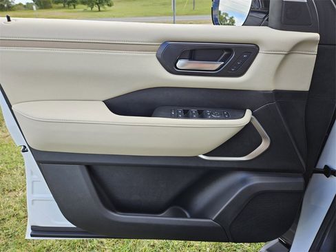 New 2026 Nissan Armada Platinum image 13