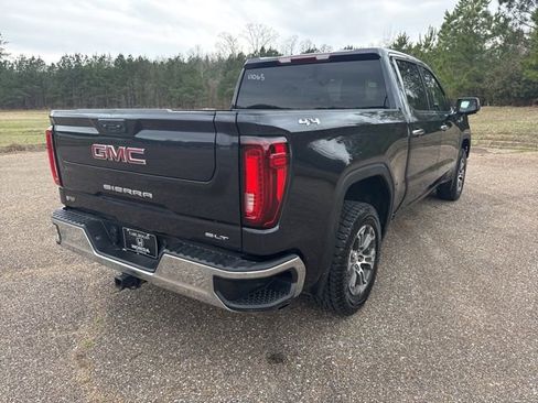 Used 2025 GMC Sierra 1500 SLT AWD/4WD image 3