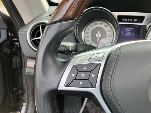 Used 2013 Mercedes-Benz SL 550 image 10