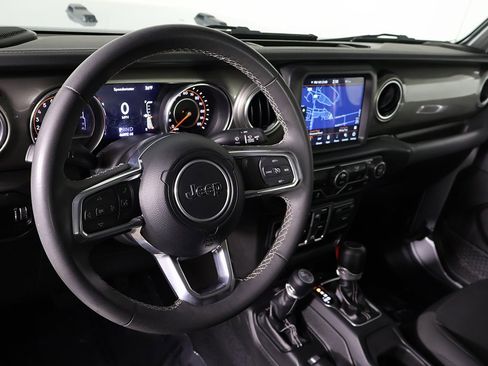 Used 2023 Jeep Gladiator Overland image 20