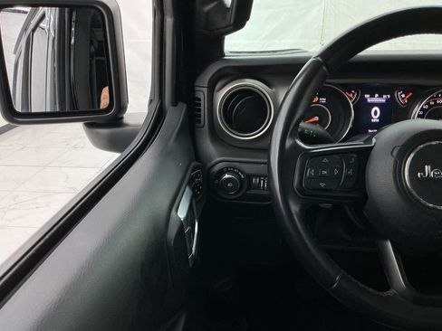Used 2019 Jeep Wrangler Unlimited Sport S AWD/4WD image 32