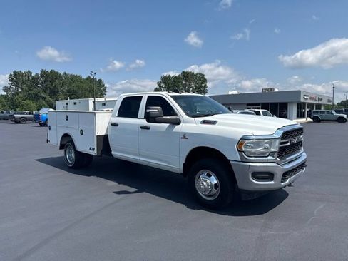Used 2024 RAM 3500 Tradesman w/ Chrome Appearance Group AWD/4WD image 6