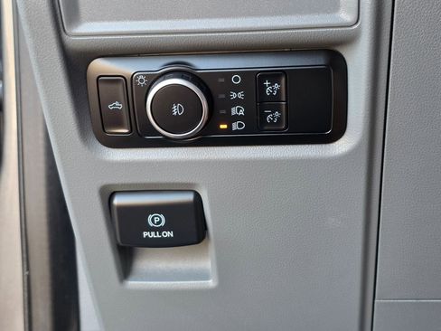 Used 2023 Ford F150 XLT image 37