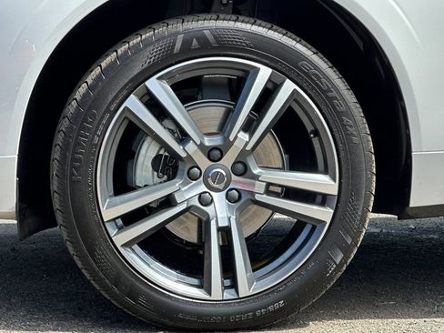 Used 2020 Volvo XC60 T5 Momentum w/ Protection Package Premier FWD image 23