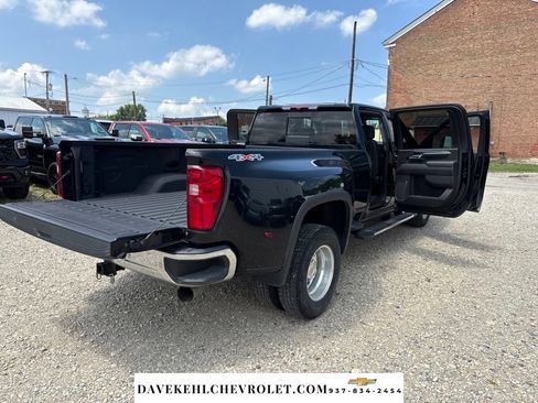 Used 2024 Chevrolet Silverado 3500 LTZ w/ LTZ Plus Package AWD/4WD image 31