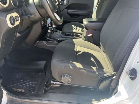 Used 2018 Jeep Wrangler Unlimited Sport AWD/4WD image 15