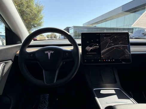 Used 2021 Tesla Model Y Long Range AWD/4WD image 12