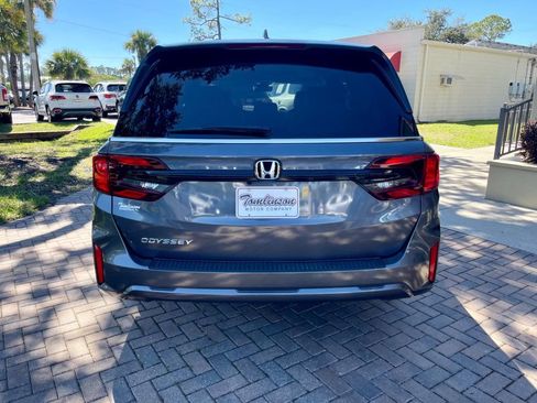 Used 2025 Honda Odyssey EX-L image 4