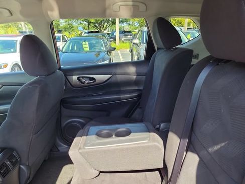 Used 2016 Nissan Rogue SV FWD image 13
