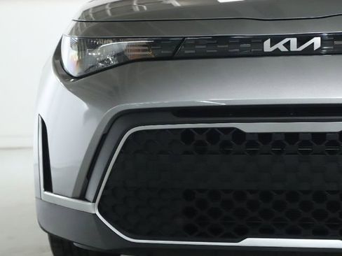 Used 2023 Kia Soul LX w/ LX Technology Package image 7