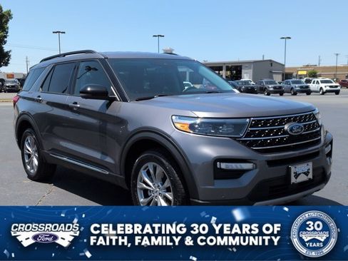 Certified 2022 Ford Explorer XLT w/ Equipment Group 202A AWD/4WD image 1