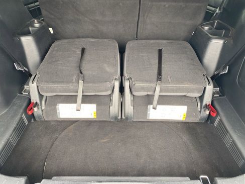 Used 2019 Ford Explorer XLT image 39