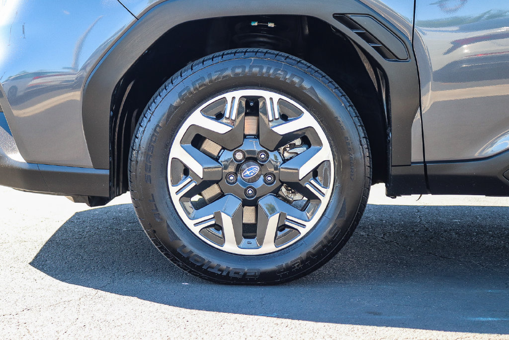 Certified 2025 Subaru Forester AWD/4WD image 13
