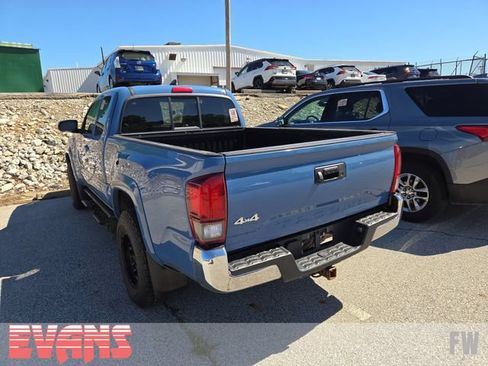 Used 2019 Toyota Tacoma SR5 AWD/4WD image 4