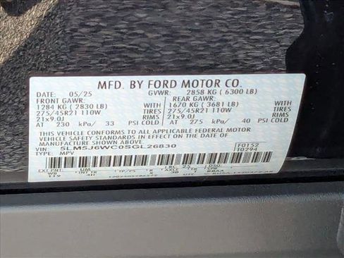 New 2025 Lincoln Aviator 2WD w/ Jet Appearance Package image 18