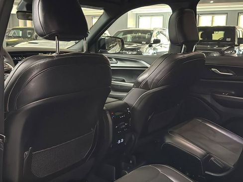 Used 2025 Jeep Grand Cherokee L Altitude image 14