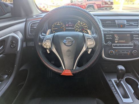 Used 2017 Nissan Altima 2.5 SR w/ Midnight Edition Package image 11