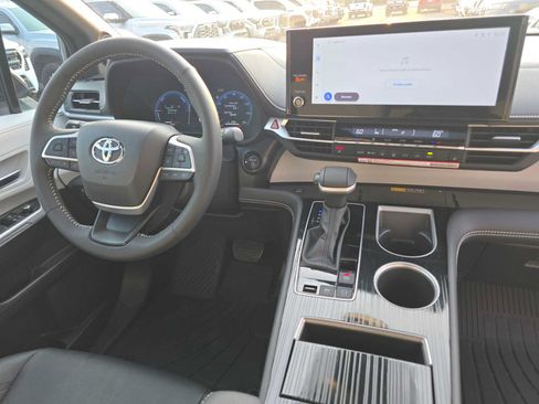 Certified 2026 Toyota Sienna XSE AWD/4WD image 19