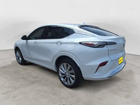 Used 2025 Buick Envista Avenir FWD image 3