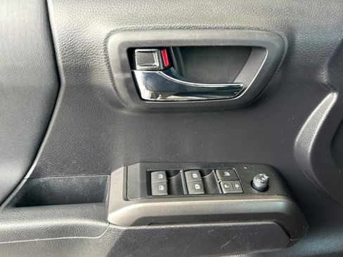 Certified 2020 Toyota Tacoma TRD Sport w/ Technology Package RWD image 10
