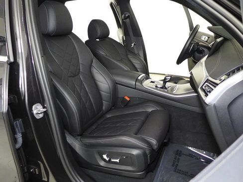 Used 2023 BMW X5 xDrive40i w/ Parking Assistance Package AWD/4WD image 19