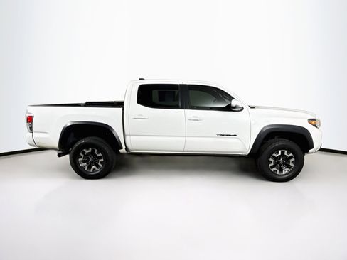 Used 2021 Toyota Tacoma TRD Off-Road w/ Technology Package RWD image 2