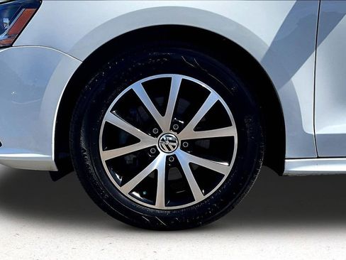 Used 2017 Volkswagen Jetta SE FWD image 34